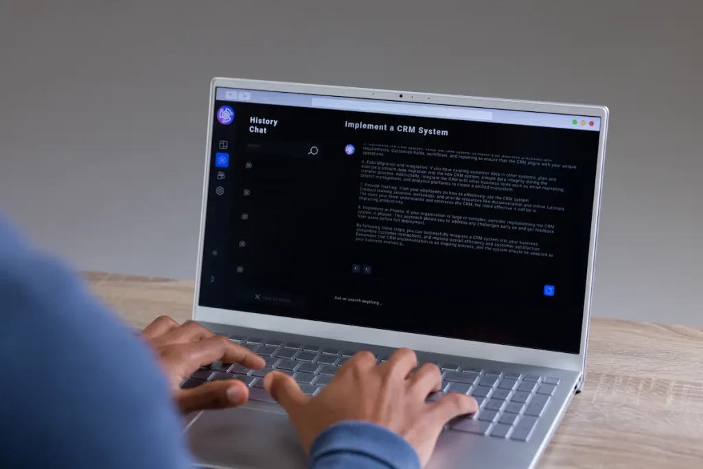 empresario utilizando la ia como aparecer en chatgpt